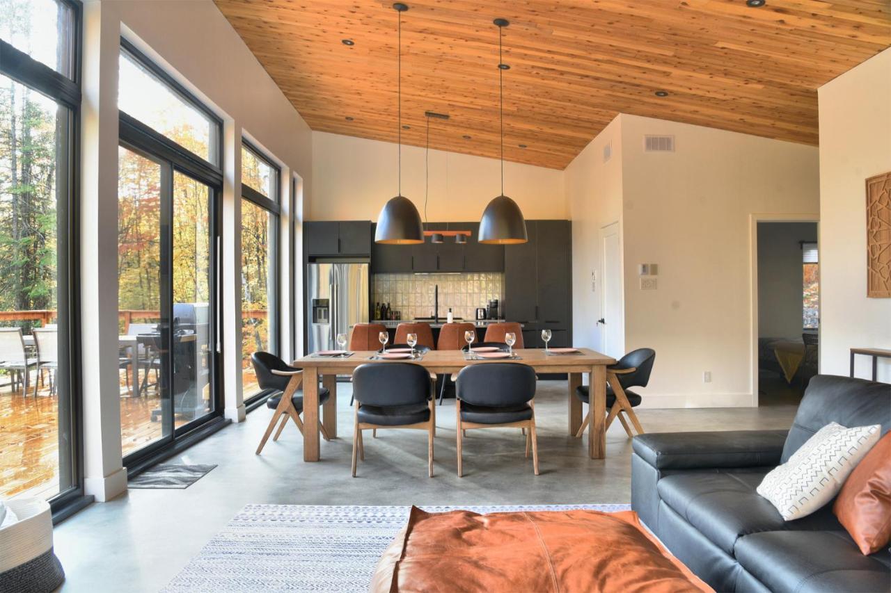 Kallm-Mont-Tremblant Chalet With Hot Tub, Pond & Beach On Private 7Acre Estate Лак-Сюперьёр Экстерьер фото