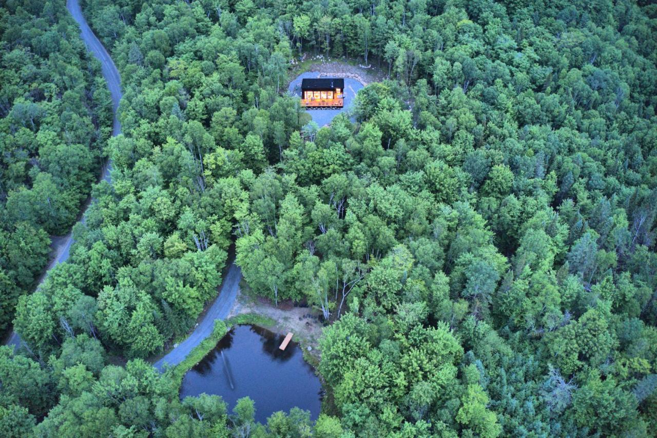 Kallm-Mont-Tremblant Chalet With Hot Tub, Pond & Beach On Private 7Acre Estate Лак-Сюперьёр Экстерьер фото