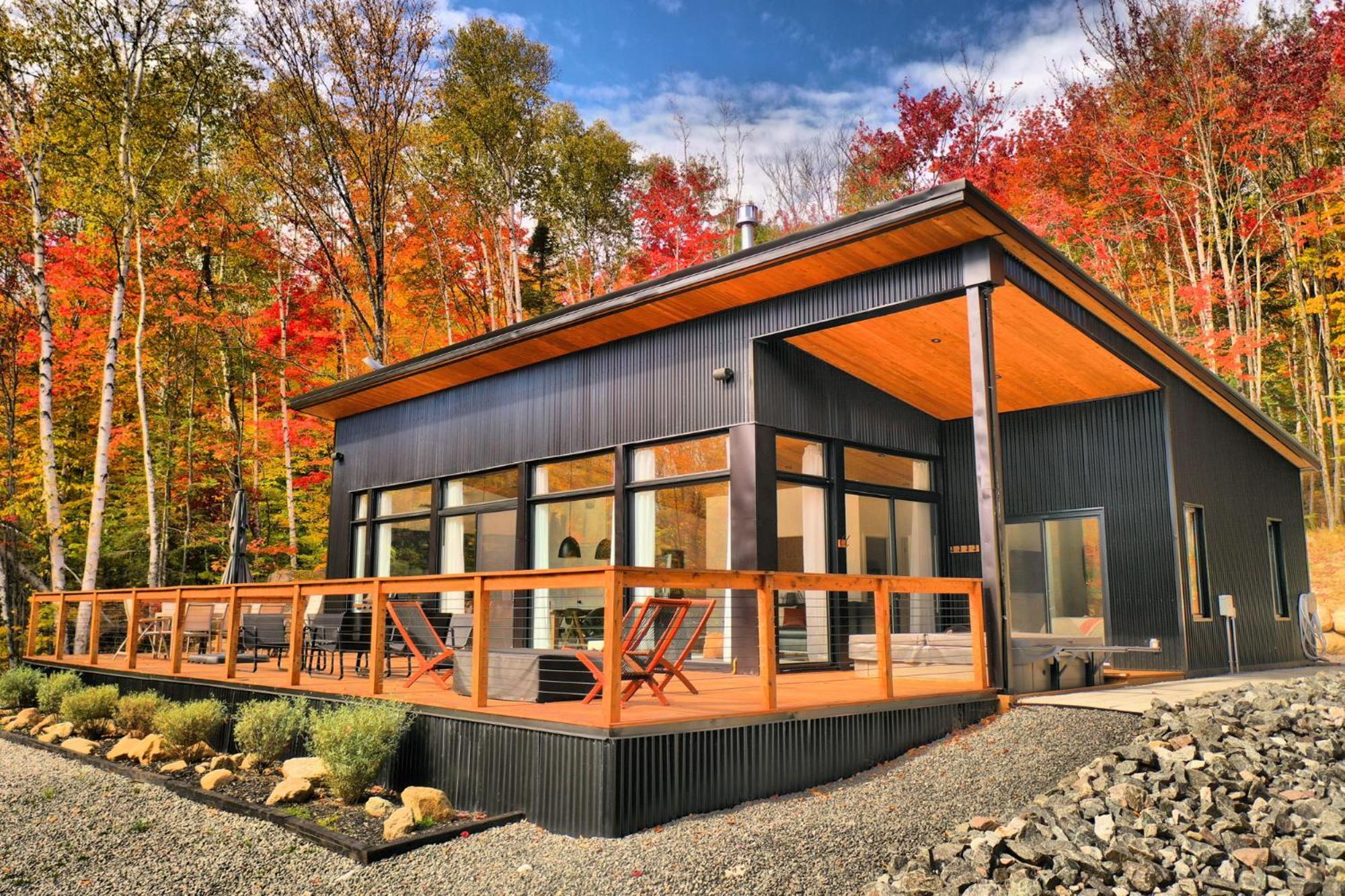 Kallm-Mont-Tremblant Chalet With Hot Tub, Pond & Beach On Private 7Acre Estate Лак-Сюперьёр Экстерьер фото